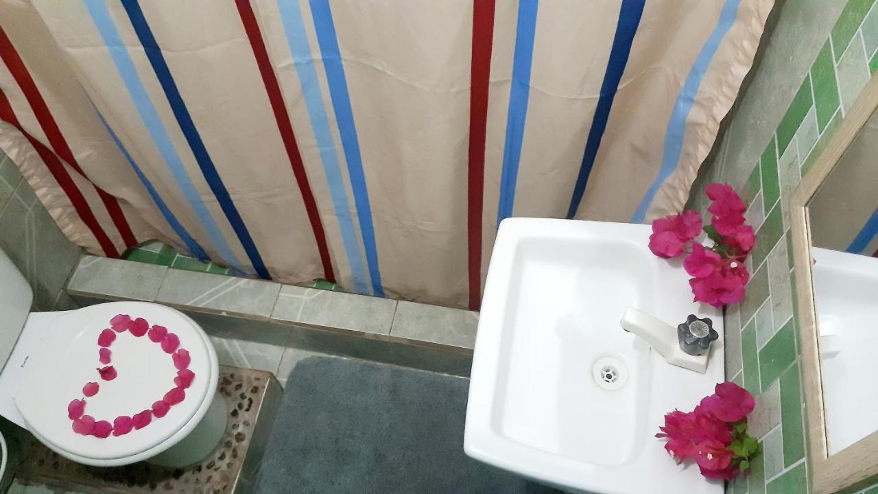 Villy'S Cottage North End Ngoại thất bức ảnh